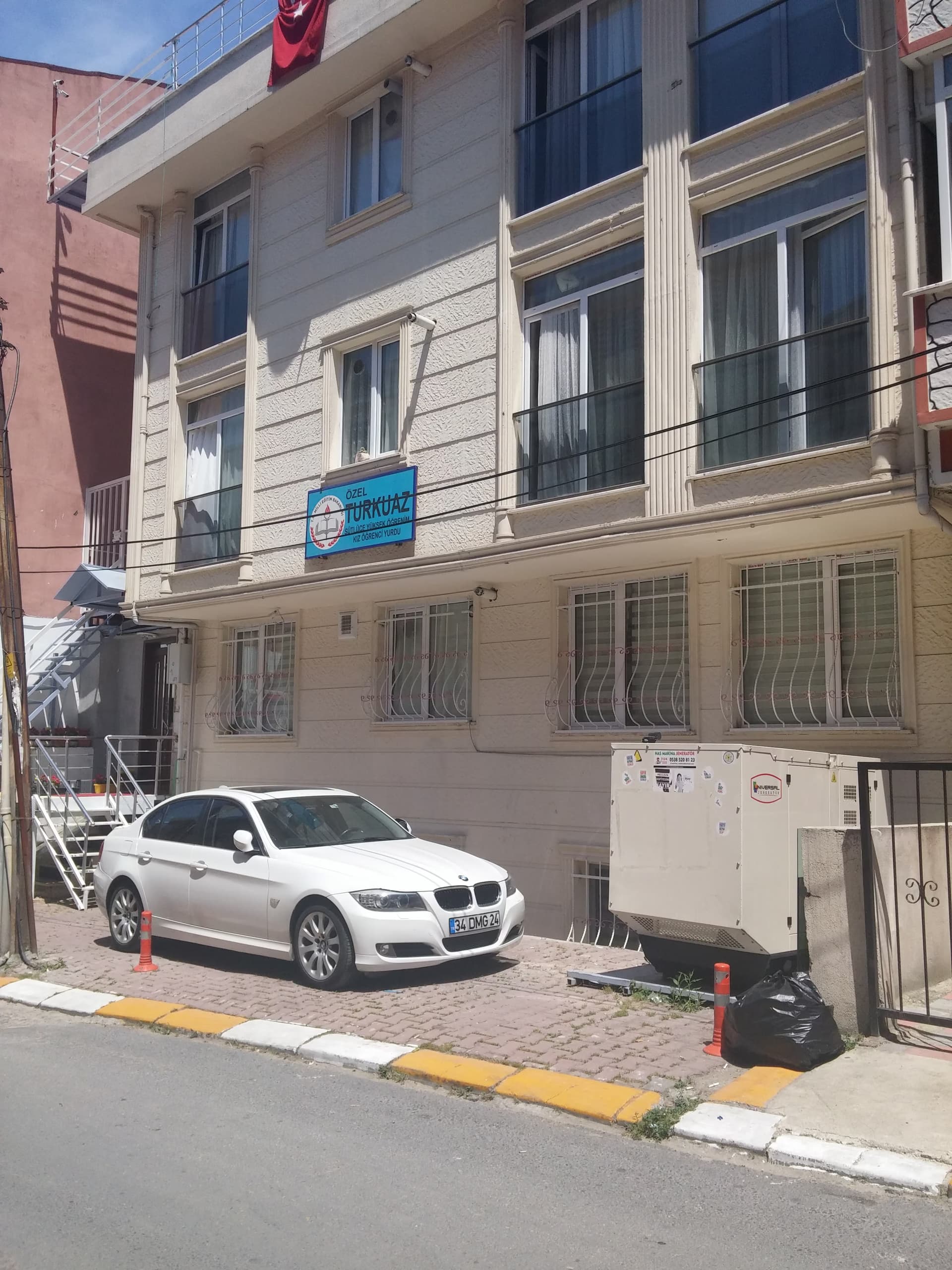 Turkuaz Sütlüce Kız Öğrenci Yurdu